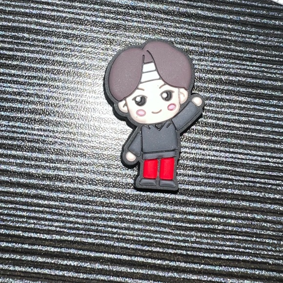 BTS J-HOPE CROC CHARM - Picture 1 of 2
